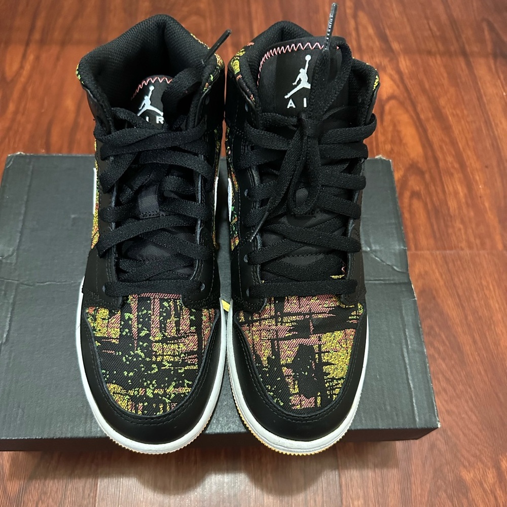 Jordan 1 mids